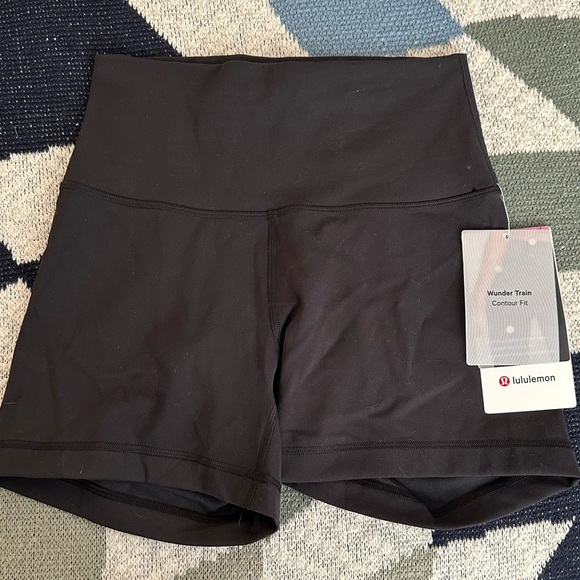 lululemon athletica Black Athletic Shorts - Picture 1 of 3